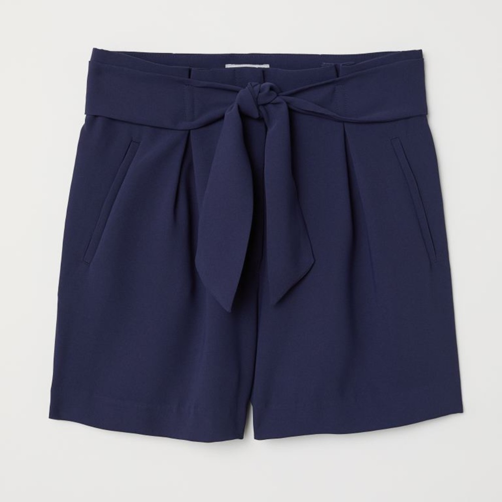 H&M high waisted navy blue shorts - Picture 3 of 6
